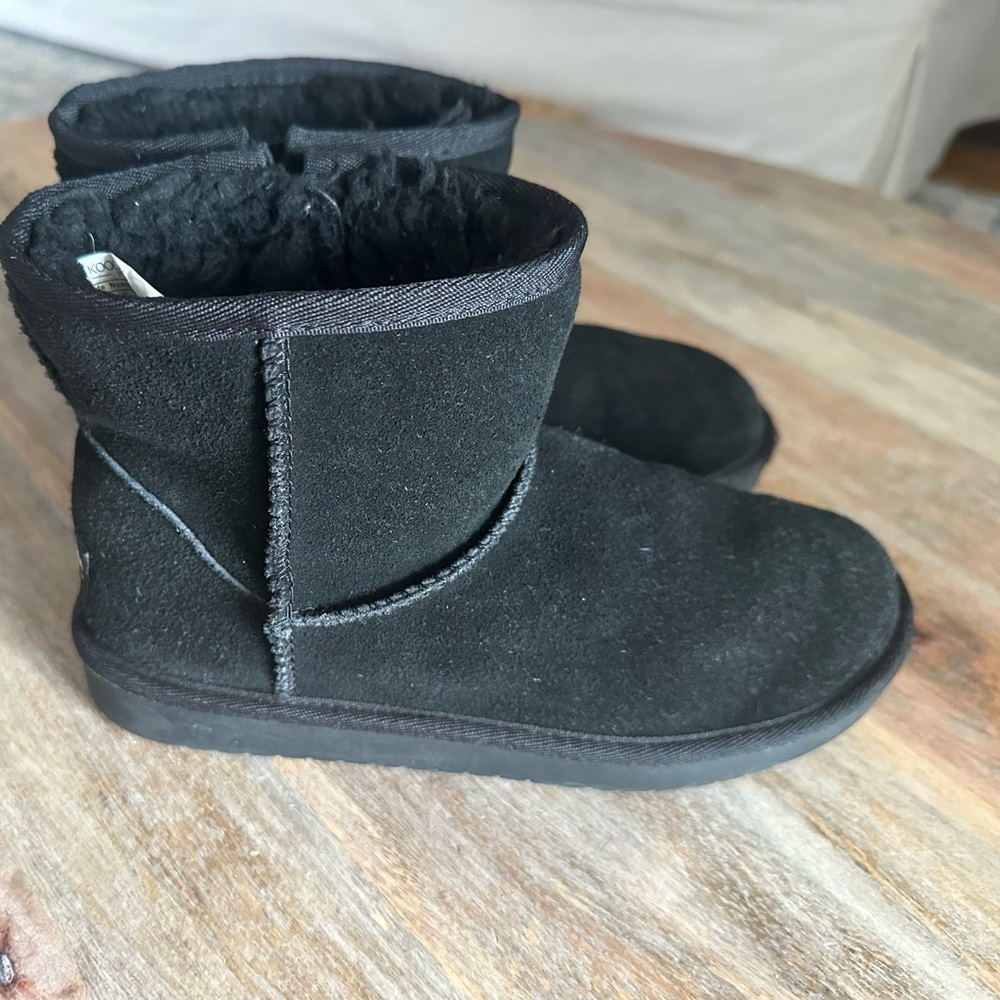 Koolaburra by Ugg Black Suede Ankle Boots